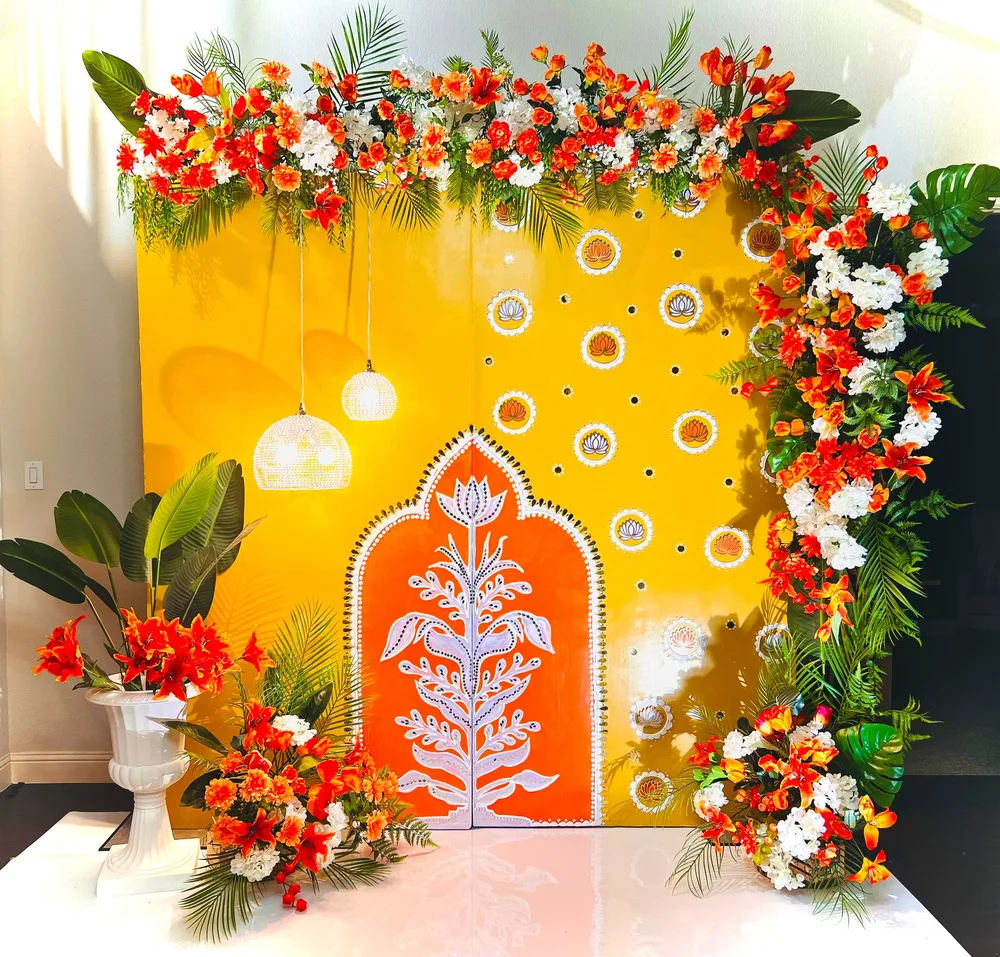 Traditional Lippan Art Decor