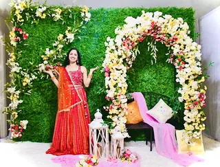 Traditional Mehndi Decor - image 3