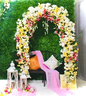 Traditional Mehndi Decor - image 5